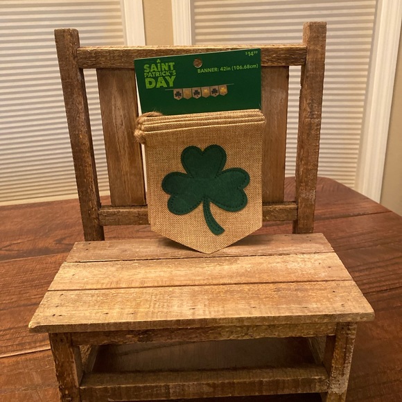 St. Patricks Day Shamrock Banner, Green Shamrocks & Gold Shamrocks Banner - Picture 2 of 8